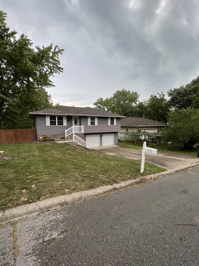 Photo - 503 Applewood Rd House