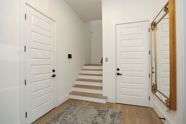 Building Photo - 5704 Fairdale Ln