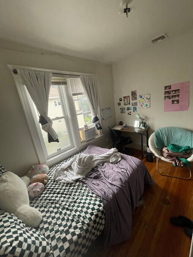 98 W Quincy St Unit 2