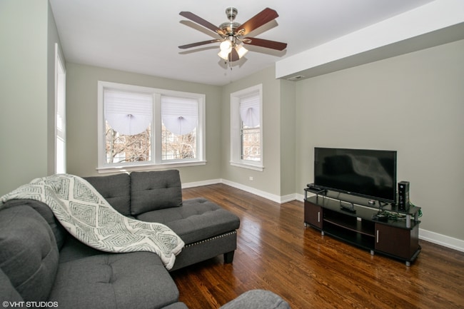 Photo - 7831 S Loomis Blvd Unit 2