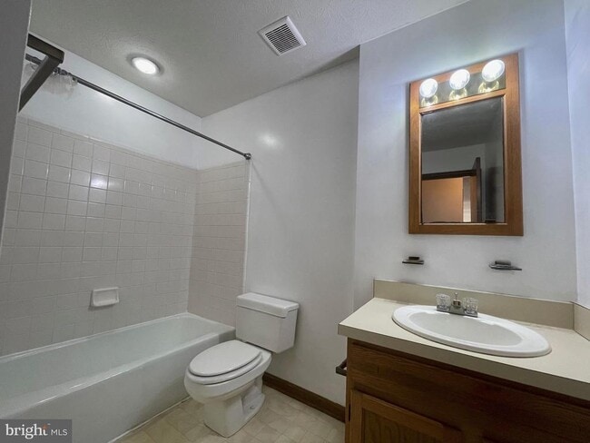 Photo - 44790 Locust Ridge Ct Unit 4B