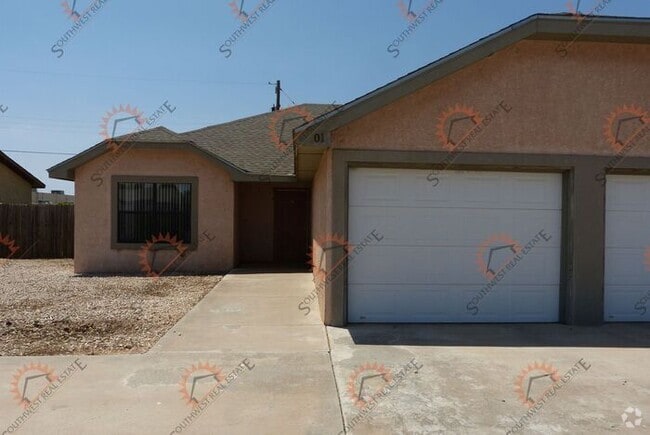 Building Photo - Perfect for roommates--2 bedroom 2 bathroo... Rental
