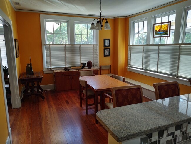 Photo - 1427 Stovall St