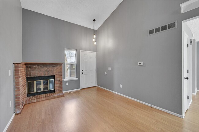 Photo - $2,595 - 3 Bed, 2.5 Bath Townhome in Arva... Unit #B