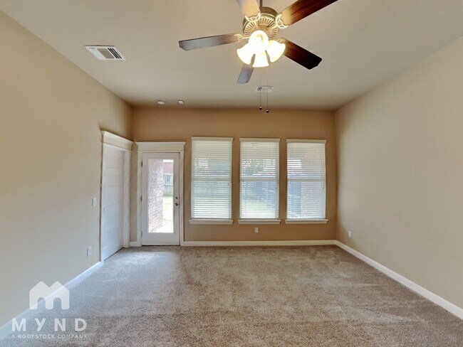 Photo - 1012 Merlin Dr