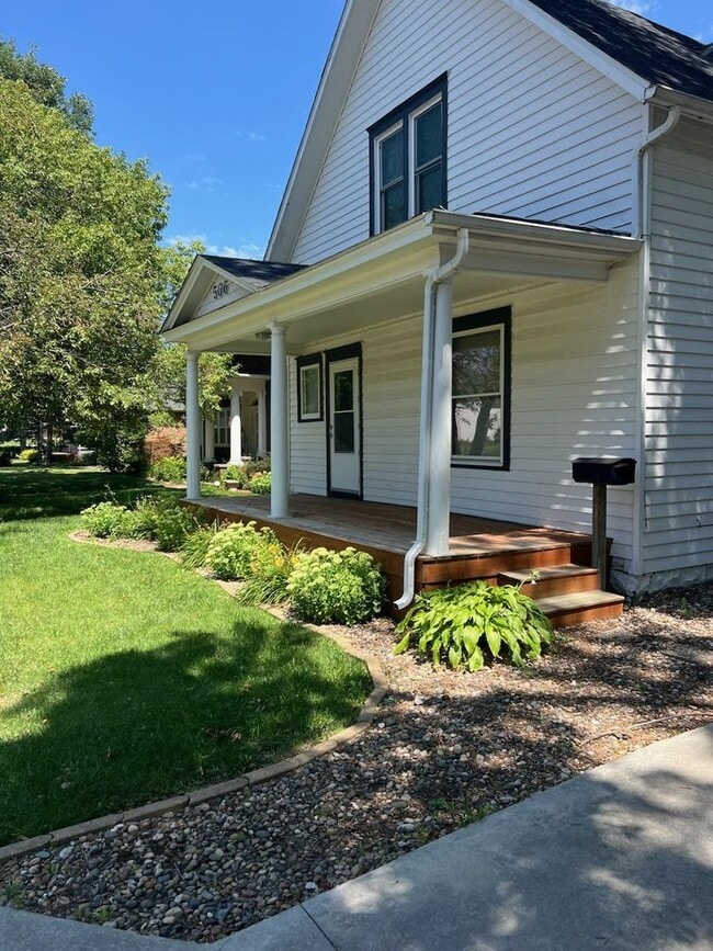Photo - Spacious Home near downtown Pella!