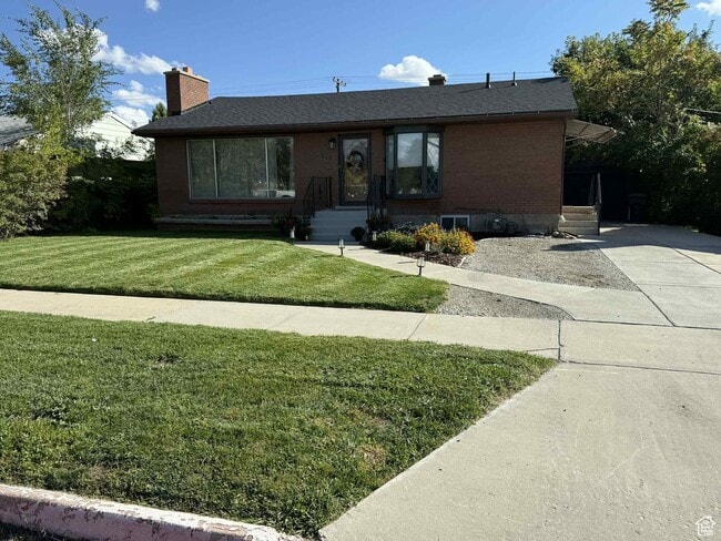Building Photo - Cute Price Home