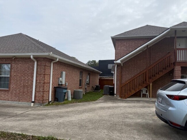 Photo - 702 Staitti St