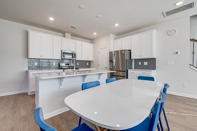 Photo - 15776 Country House St