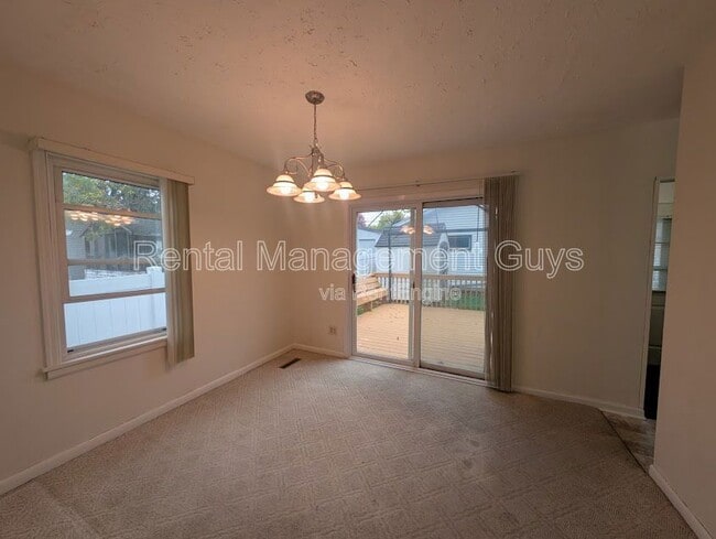 Photo - 5027 6th St NE