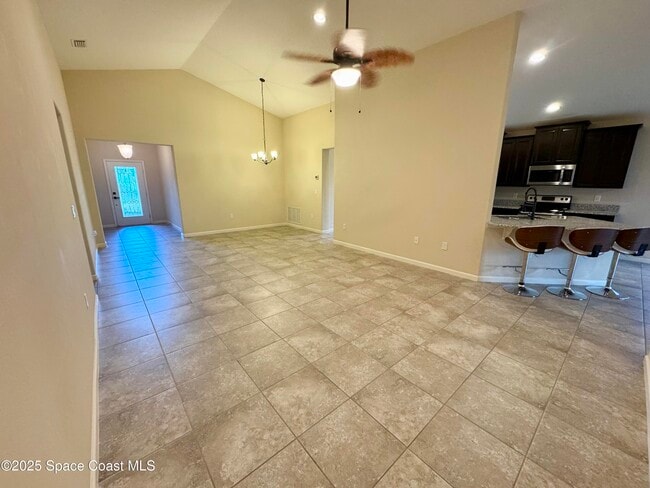 Photo - 590 Trymore Dr SE
