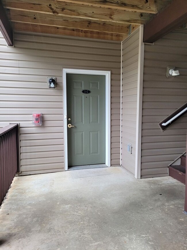 Photo - 670 Bassett Dr Unit 1C