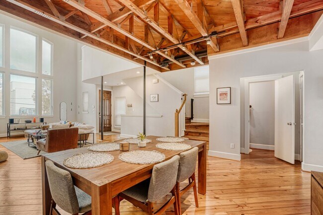 Photo - 903 Hartman St