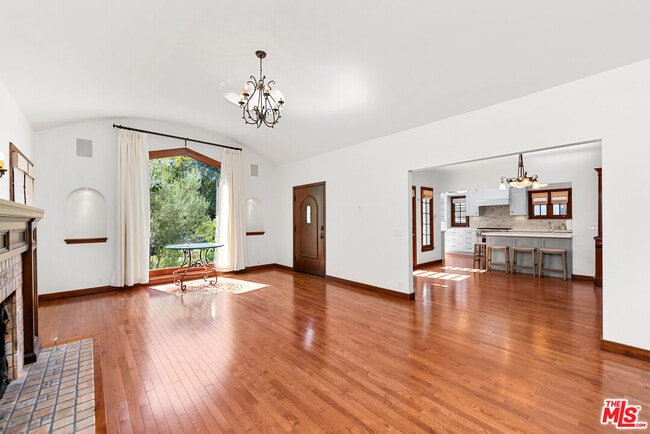 Photo - 1039 Hi Point St