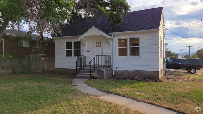 Building Photo - 199 N Pinehurst Ave Rental