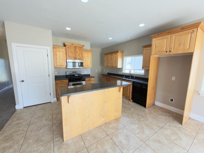 Photo - 783 Meadow Side Dr