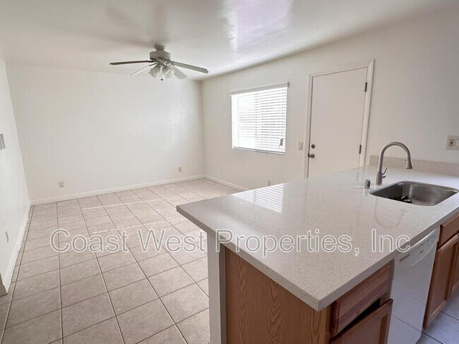 Photo - 965 Laguna Dr