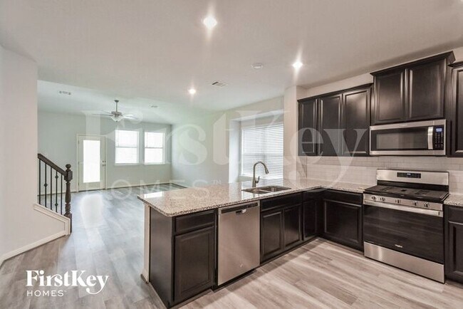 Photo - 11631 Bakersfield Pass