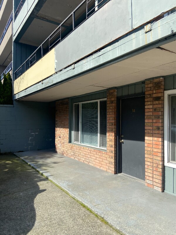 Building Photo - 1215 Queen Anne Ave N