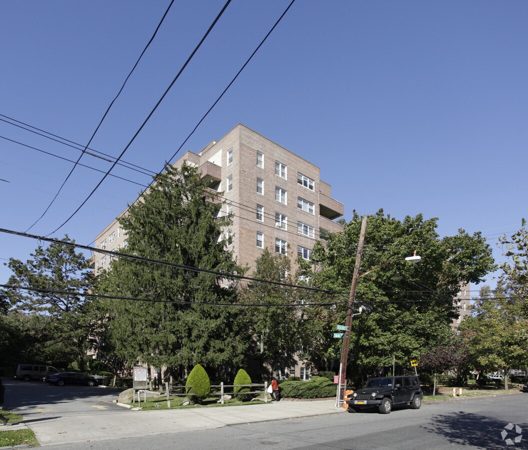 Photo - Sussex Hall Apartments