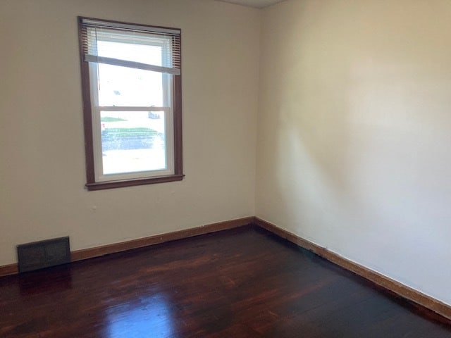 Photo - 118 Ringland Rd