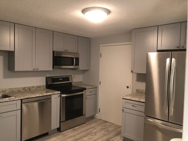 Photo - 1 silvestri circle Apartamentos Unidad #24