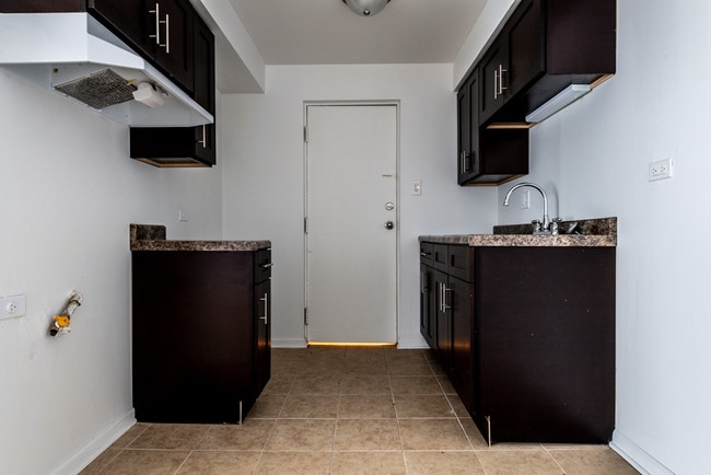 Photo - 15210-14 Chicago Rd