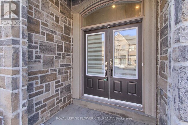 Photo - 9 Dalbeattie Dr