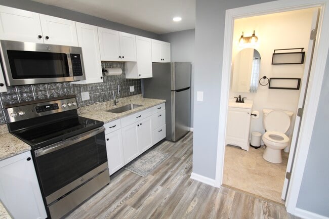 Building Photo - 23 Beacon St Rental
