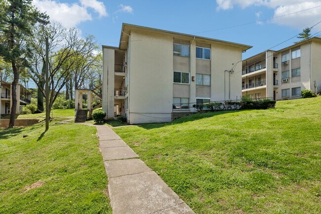 Photo - 550 Harding Plz Unidad E113