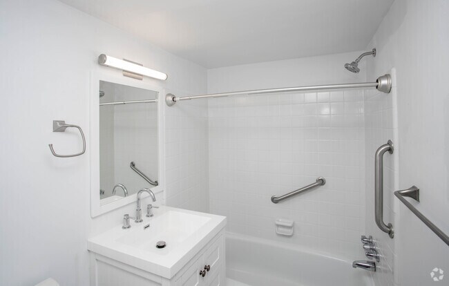 Bathroom, 1BR, 1BA 762 SF - Andorra Point
