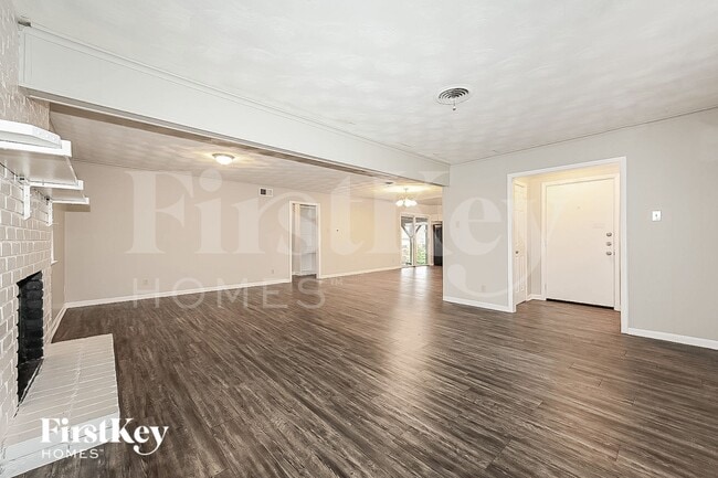 Photo - 3825 Tolbert St