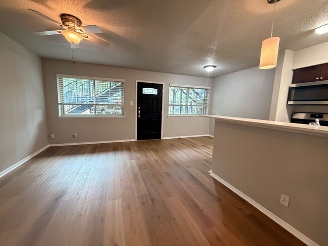 Photo - 1202 Newning Ave