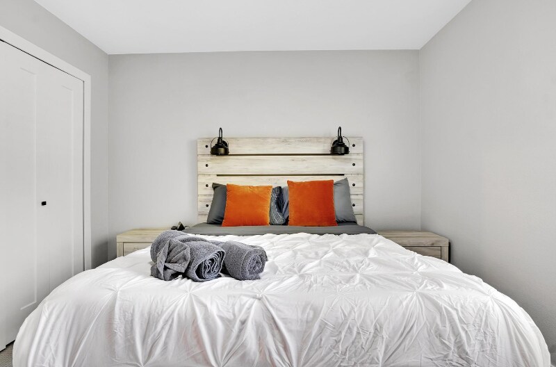 Photo - 6199 Webster St