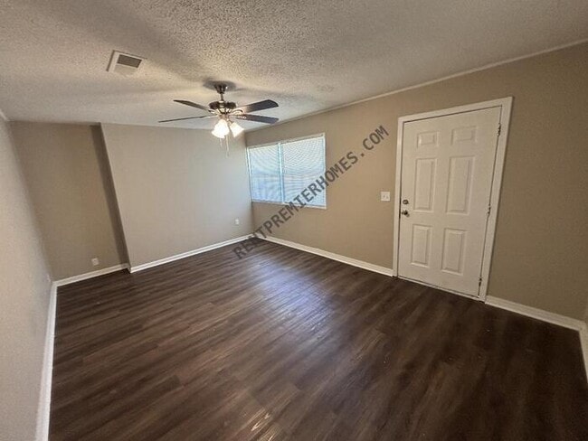 Photo - 404 N Scott St