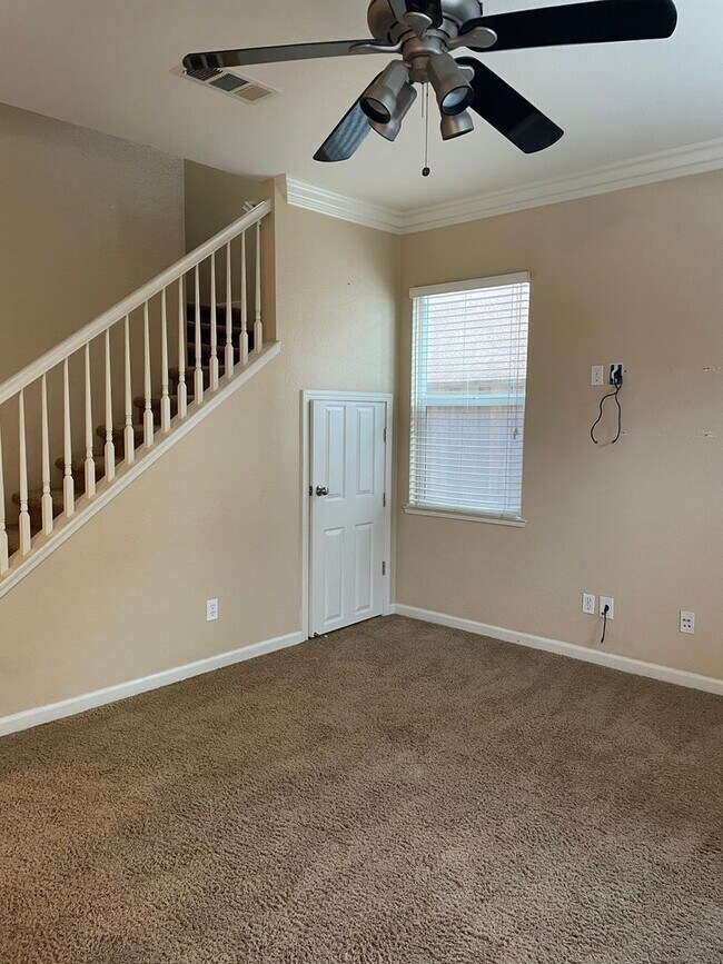 Photo - Beautiful 3 Bedroom Home in South Manteca – Prime Location!