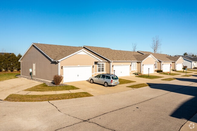 Photo - Woodland Creek Townhomes - Saginaw, MI
