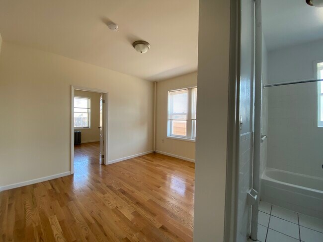 45-47 Newkirk St