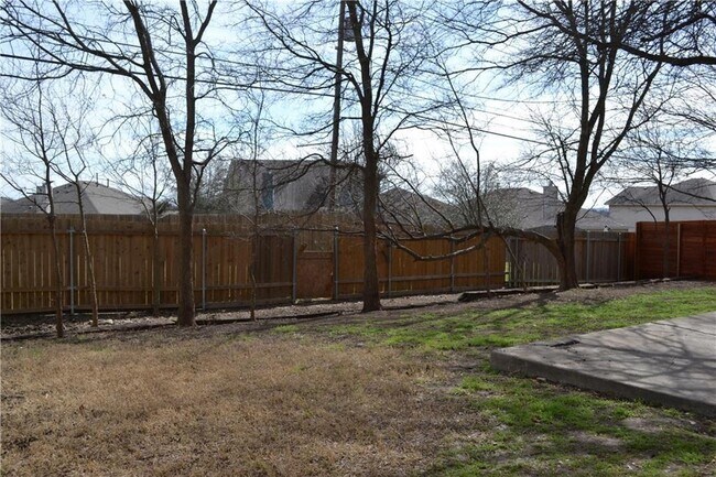 Photo - 1327 Solitaire