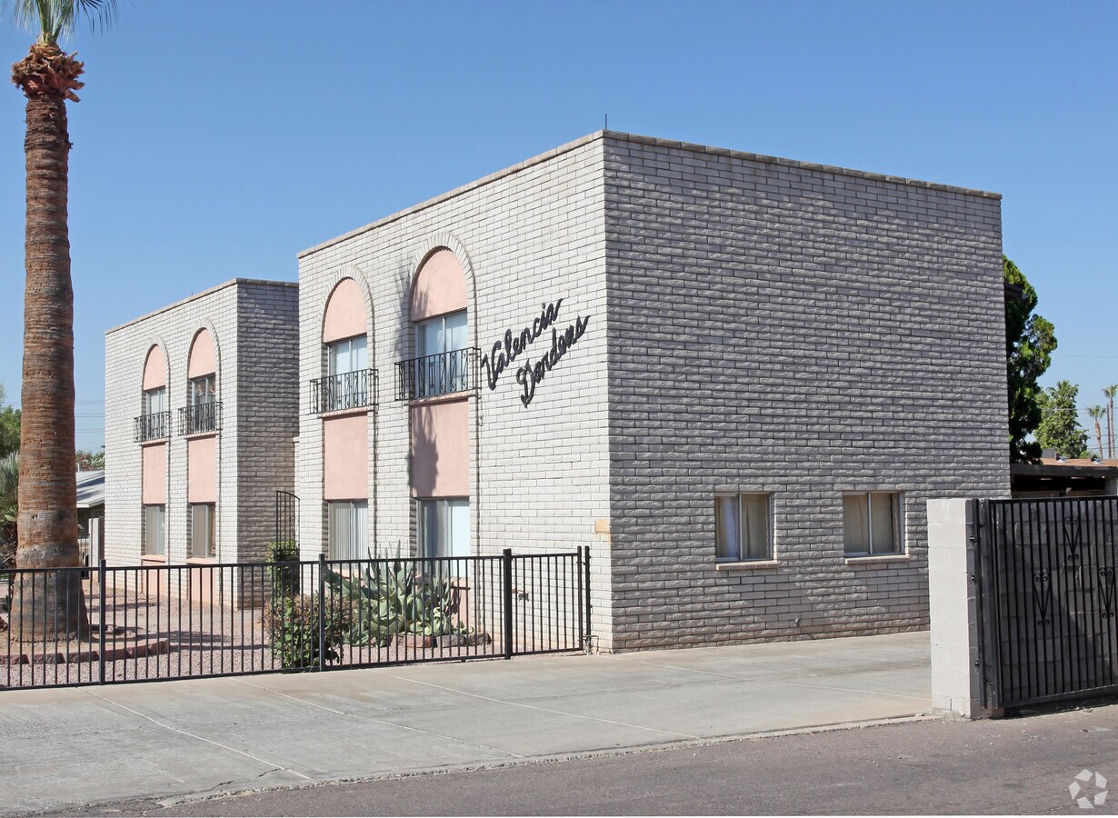 Photo - Valencia Gardens Apartments
