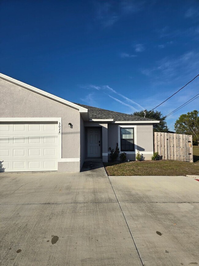 Building Photo - 3024 Skyline Blvd