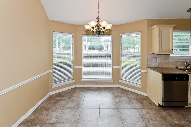 Photo - 8169 Oak Moss Cove