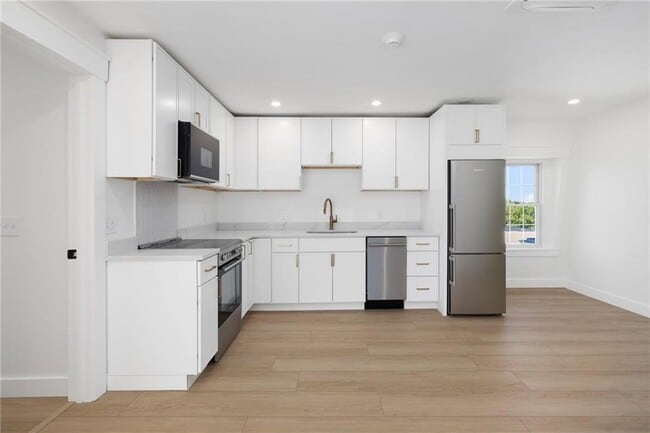 Building Photo - 7 Melrose St Unit 7