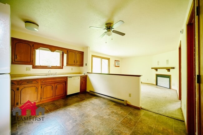 Photo - 488 S Good Hope Rd