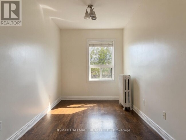 Photo - 2038 Danforth Ave