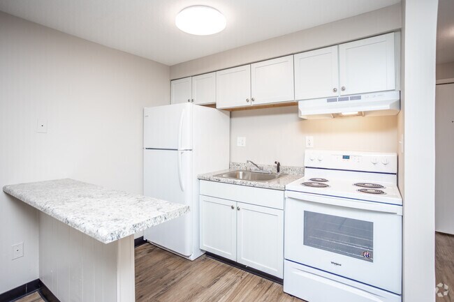 Studio - 475 SF - The Quarters on 9th