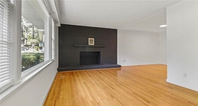 Photo - 1820 McGougan Rd