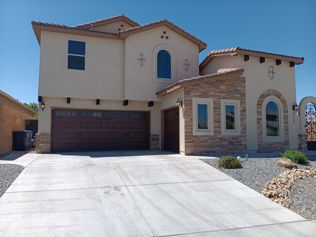 Stunning 4 bedroom, 3.5 bathroom home! Sho... - Stunning 4 bedroom, 3.5 bathroom home! Sho...