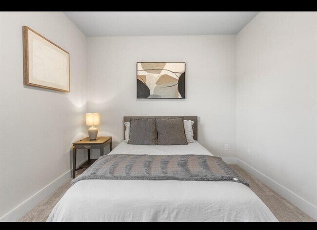 Photo - 4681 Bellfort Ave Unit B