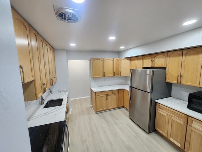 Photo - 11319 Commonwealth Dr Unit 102